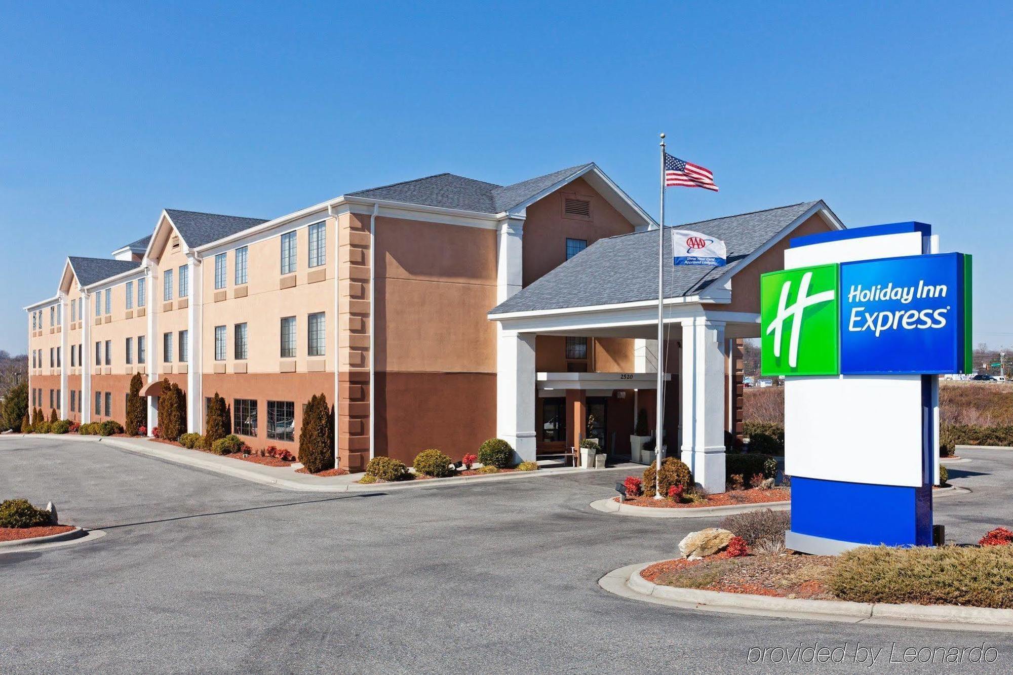 Holiday Inn Express Winston-Salem By Ihg Екстериор снимка